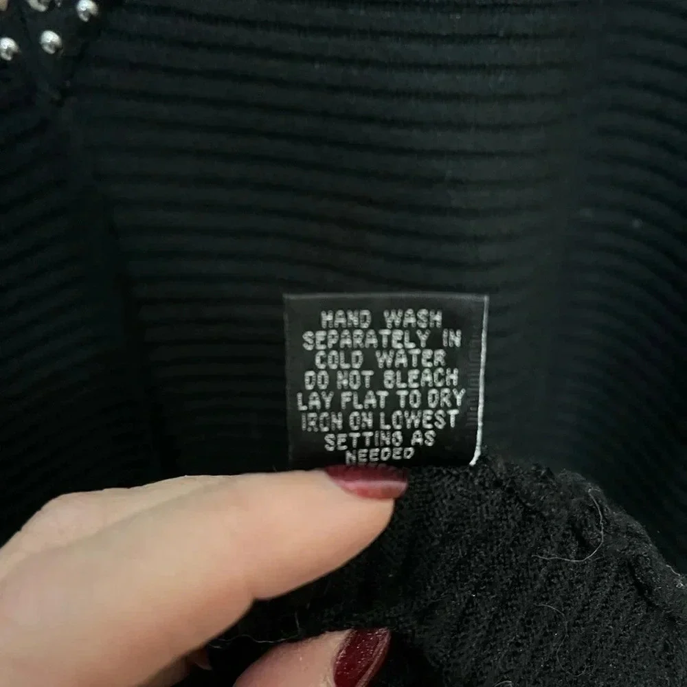 Cyrus Sweater 2XL with grommet details - Picture 7 of 12